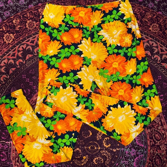 Vibrant Floral Leggings with Four Leaf Clovers - Picture 1 of 5